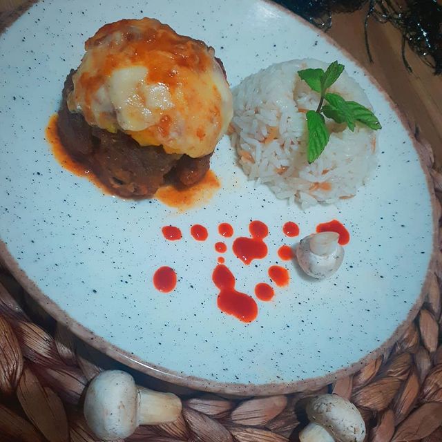 Köfte Çanağında Mantar