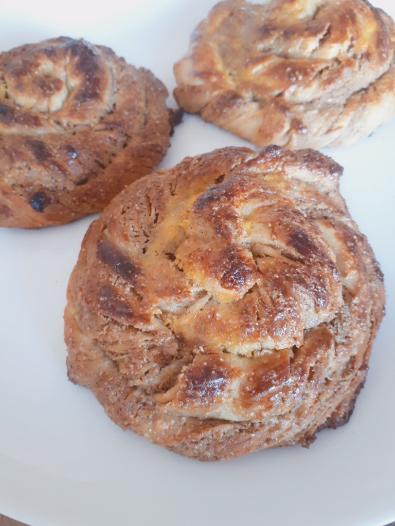 Haşhaşlı Tatlı Çörek